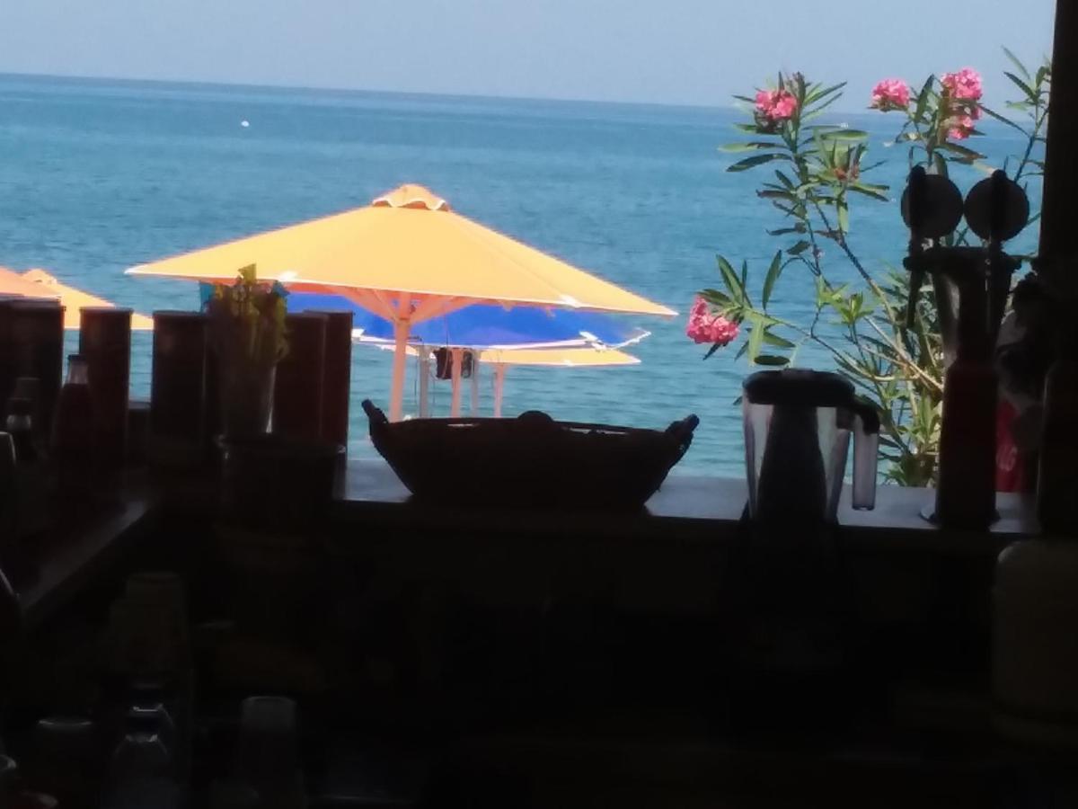 Melina Beach Platanés エクステリア 写真